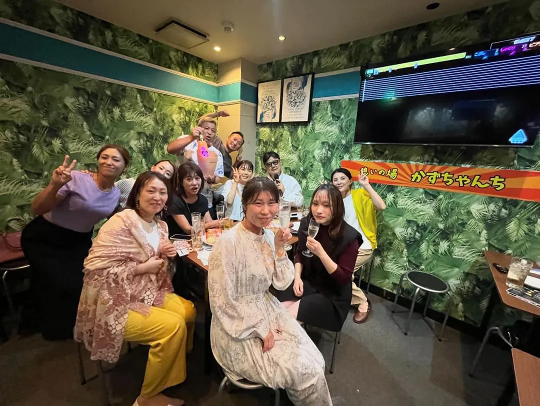 懇親会を楽しむサロン仲間